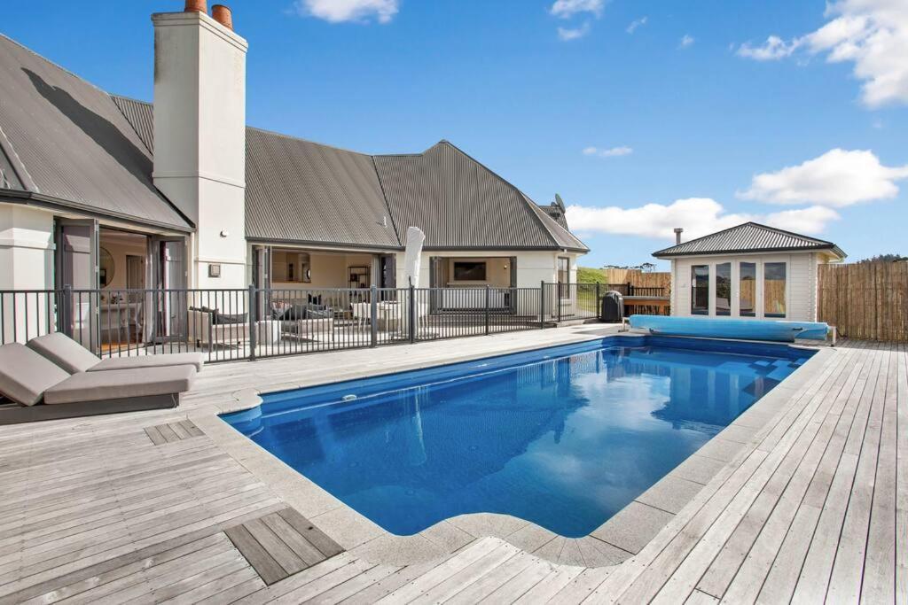 The Parish House With Pool, Bbq And Pizza Oven Apartment Whangaparaoa Bagian luar foto