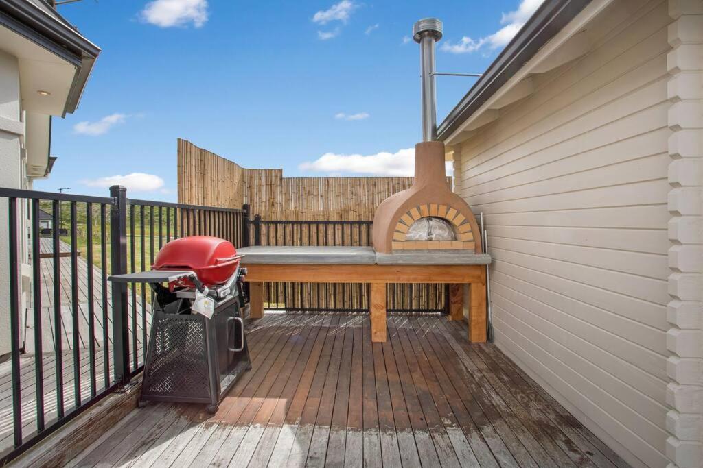 The Parish House With Pool, Bbq And Pizza Oven Apartment Whangaparaoa Bagian luar foto