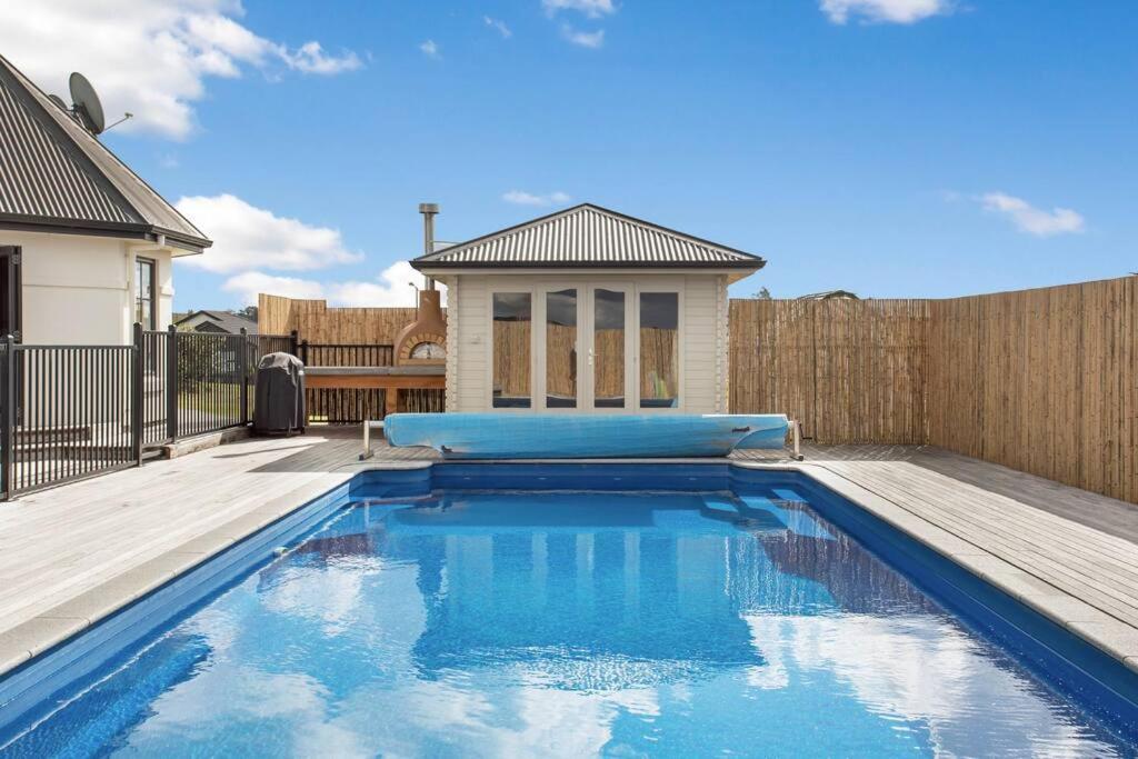 The Parish House With Pool, Bbq And Pizza Oven Apartment Whangaparaoa Bagian luar foto