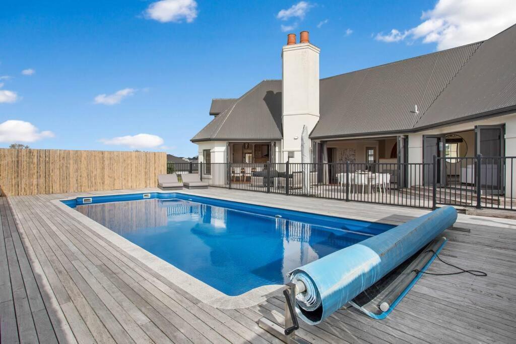 The Parish House With Pool, Bbq And Pizza Oven Apartment Whangaparaoa Bagian luar foto