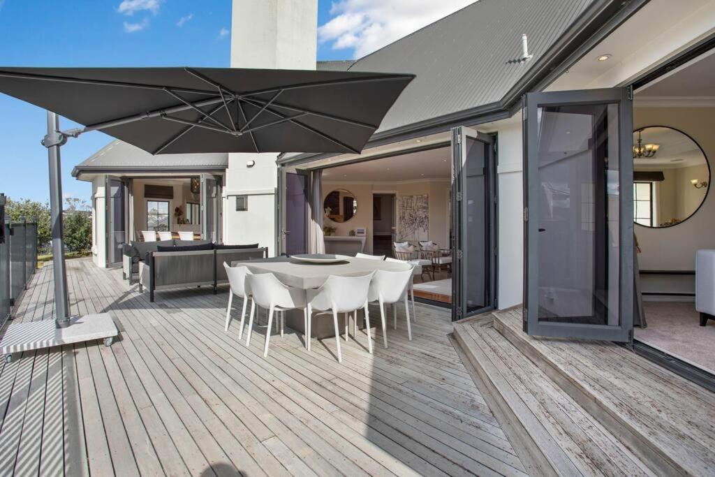 The Parish House With Pool, Bbq And Pizza Oven Apartment Whangaparaoa Bagian luar foto